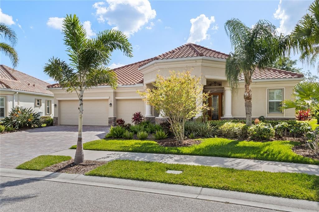 For Sale: $624,900 (4 beds, 3 baths, 2538 Square Feet)