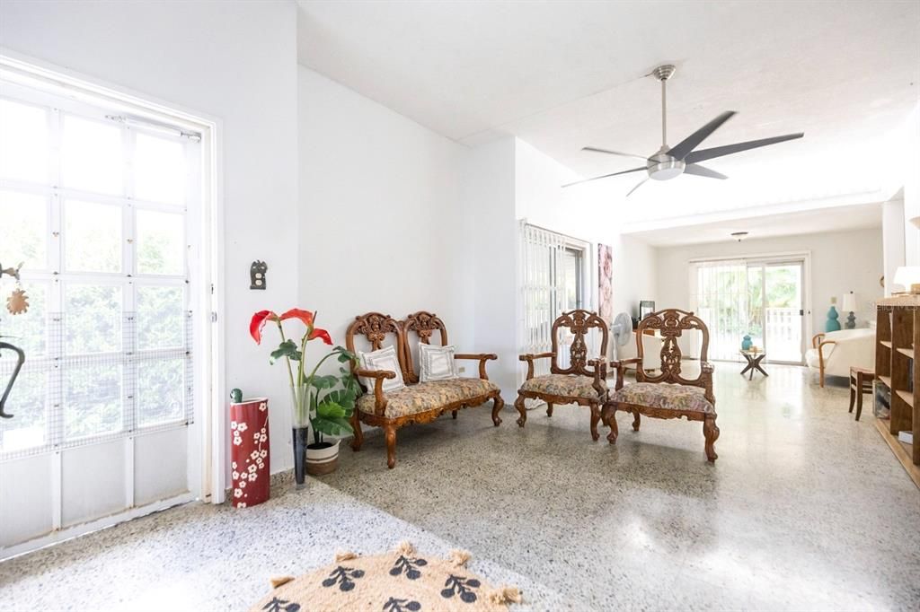 For Rent: $2,295 (3 beds, 2 baths, 1200 Square Feet)