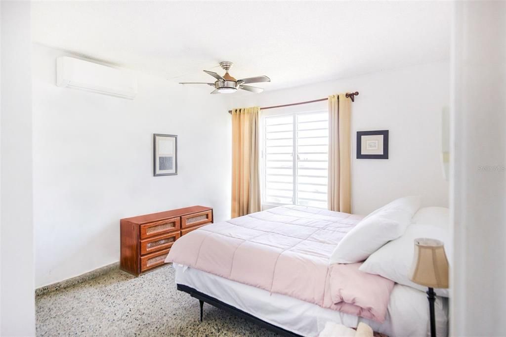 For Rent: $2,295 (3 beds, 2 baths, 1200 Square Feet)