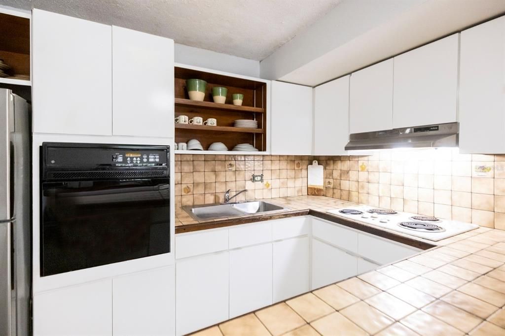 For Rent: $2,295 (3 beds, 2 baths, 1200 Square Feet)