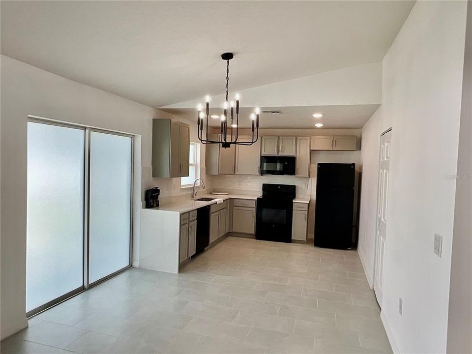 For Rent: $1,895 (3 beds, 2 baths, 1267 Square Feet)