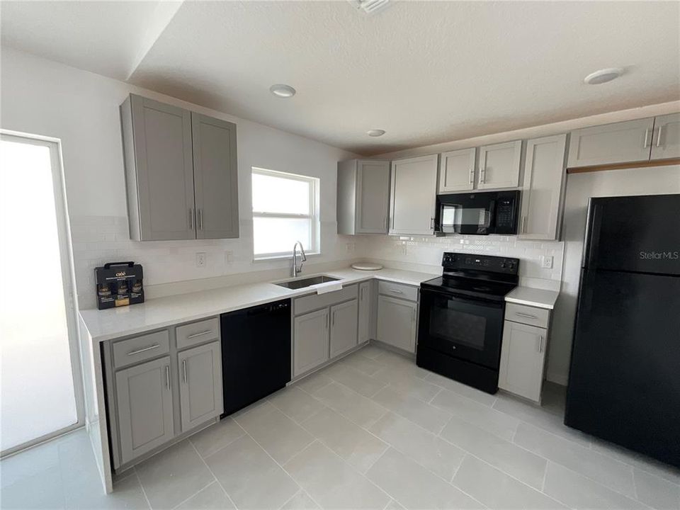 For Rent: $1,895 (3 beds, 2 baths, 1267 Square Feet)