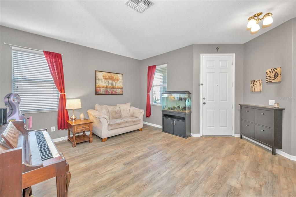Active With Contract: $429,900 (3 beds, 2 baths, 2278 Square Feet)