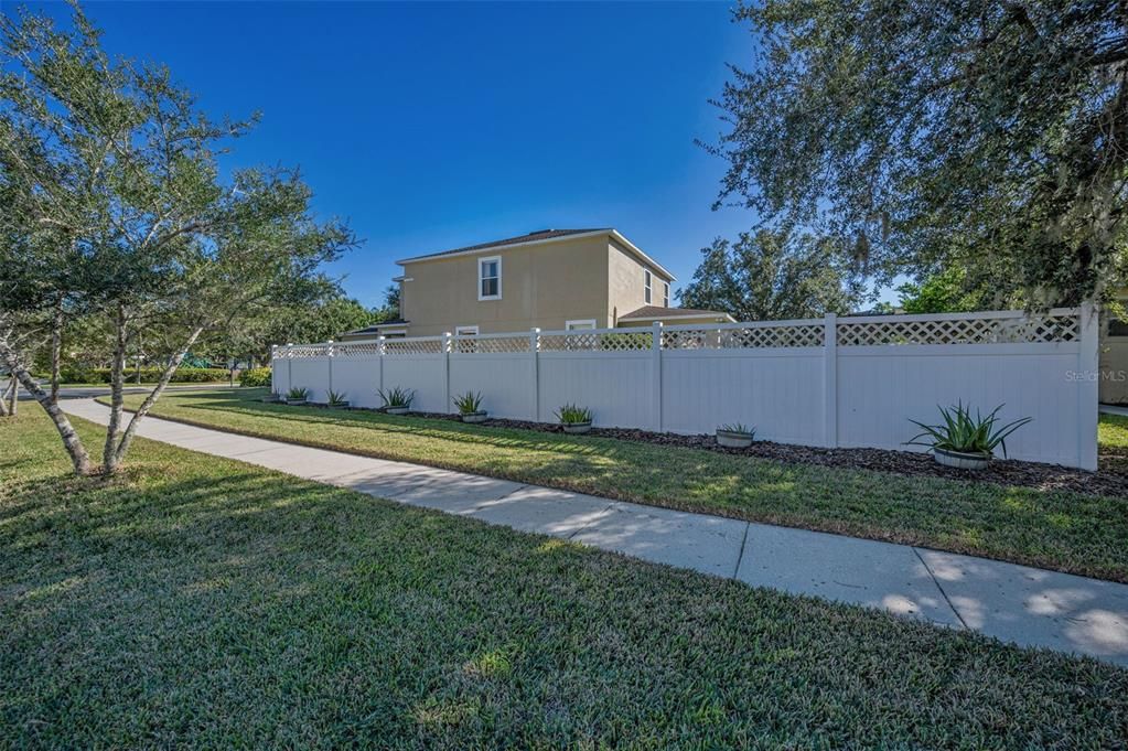 Active With Contract: $429,900 (3 beds, 2 baths, 2278 Square Feet)