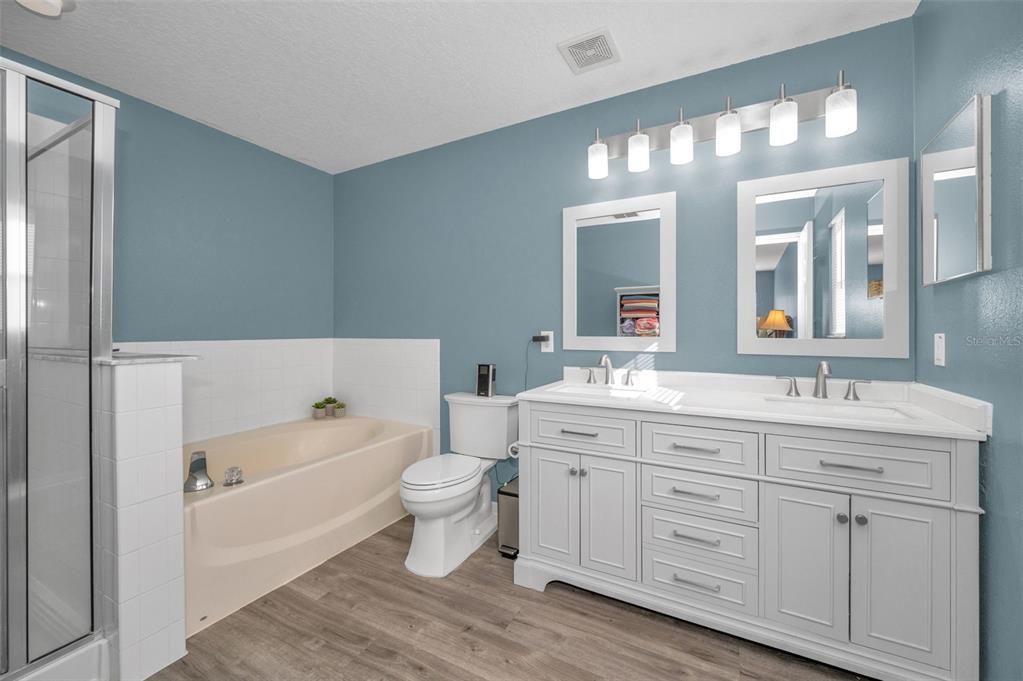 Active With Contract: $429,900 (3 beds, 2 baths, 2278 Square Feet)