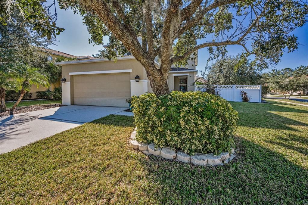 Active With Contract: $429,900 (3 beds, 2 baths, 2278 Square Feet)