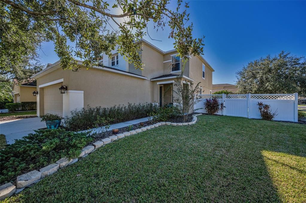Active With Contract: $429,900 (3 beds, 2 baths, 2278 Square Feet)