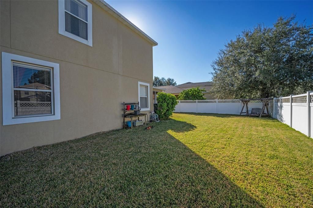 Active With Contract: $429,900 (3 beds, 2 baths, 2278 Square Feet)