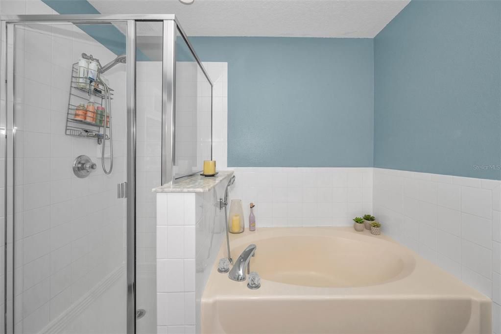 Active With Contract: $429,900 (3 beds, 2 baths, 2278 Square Feet)