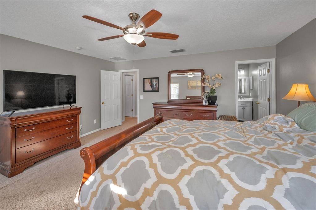 Active With Contract: $429,900 (3 beds, 2 baths, 2278 Square Feet)