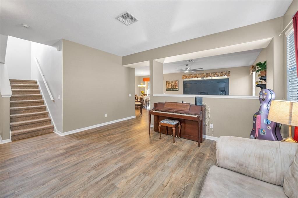 Active With Contract: $429,900 (3 beds, 2 baths, 2278 Square Feet)