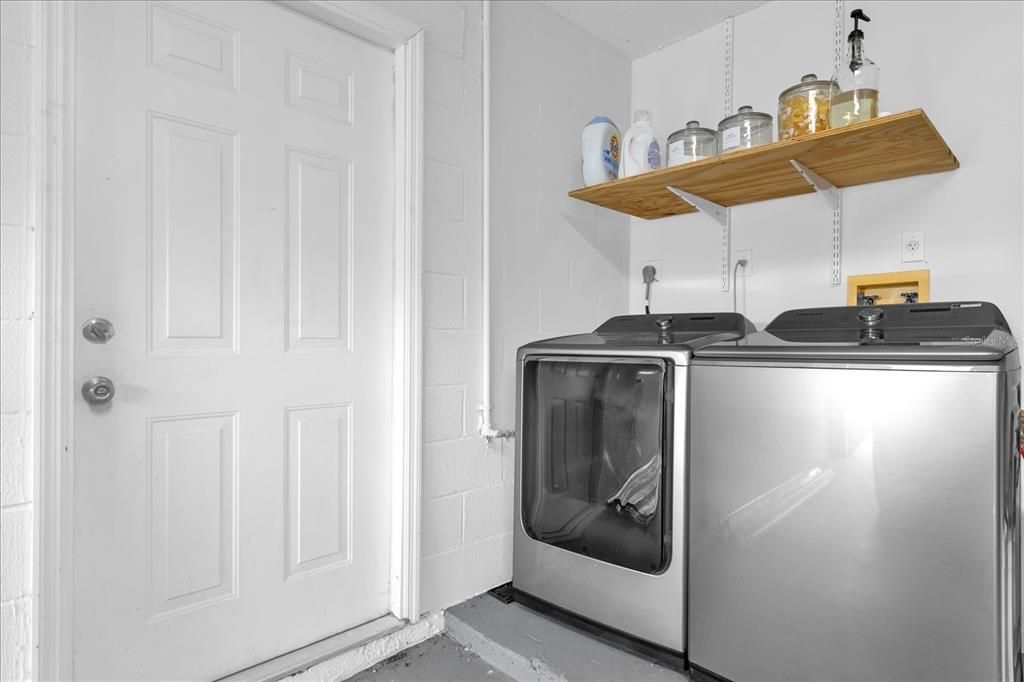 En Venta: $305,000 (3 camas, 2 baños, 1431 Pies cuadrados)