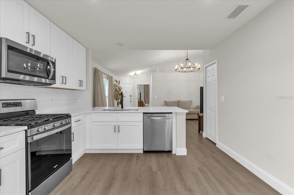 En Venta: $305,000 (3 camas, 2 baños, 1431 Pies cuadrados)