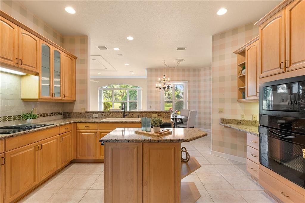 For Sale: $849,000 (4 beds, 3 baths, 2881 Square Feet)