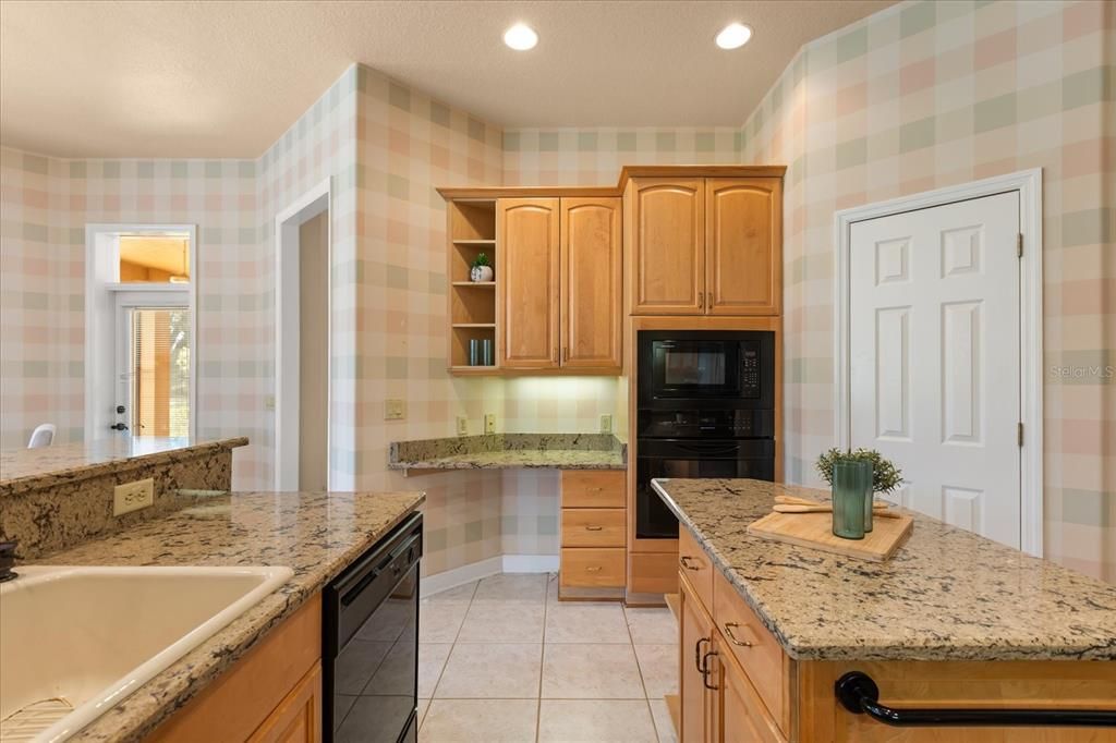 For Sale: $849,000 (4 beds, 3 baths, 2881 Square Feet)