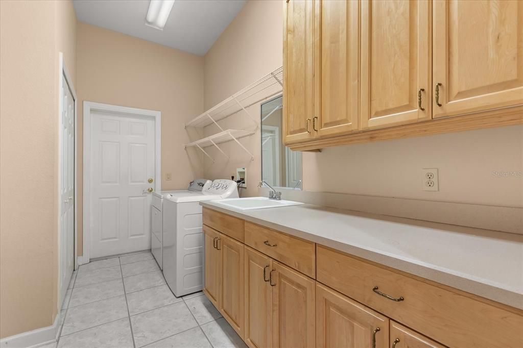 For Sale: $849,000 (4 beds, 3 baths, 2881 Square Feet)