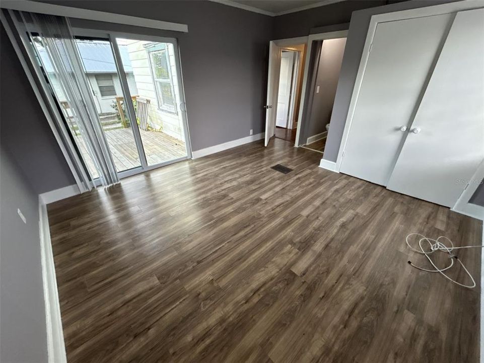 出租: $1,795 (3 贝兹, 1 浴室, 900 平方英尺)