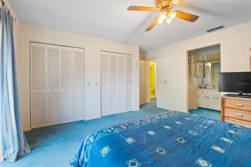 待售: $215,000 (2 贝兹, 2 浴室, 1439 平方英尺)