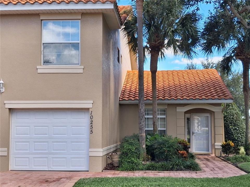 Recently Sold: $225,000 (2 beds, 2 baths, 1281 Square Feet)