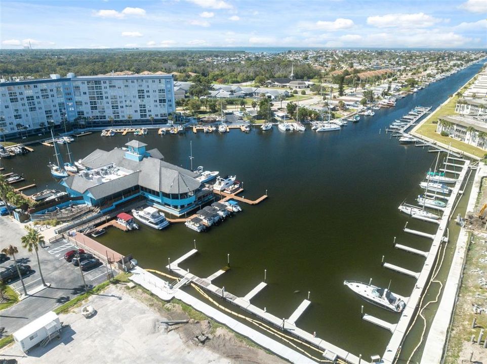 待售: $124,000 (1 贝兹, 1 浴室, 728 平方英尺)