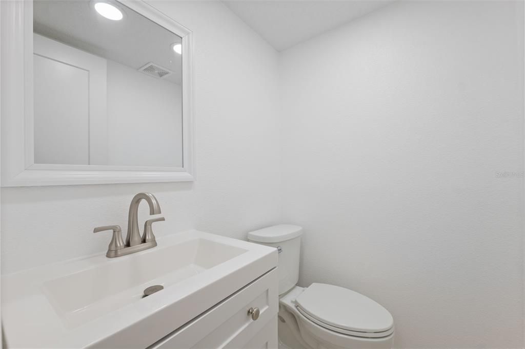 待售: $124,000 (1 贝兹, 1 浴室, 728 平方英尺)