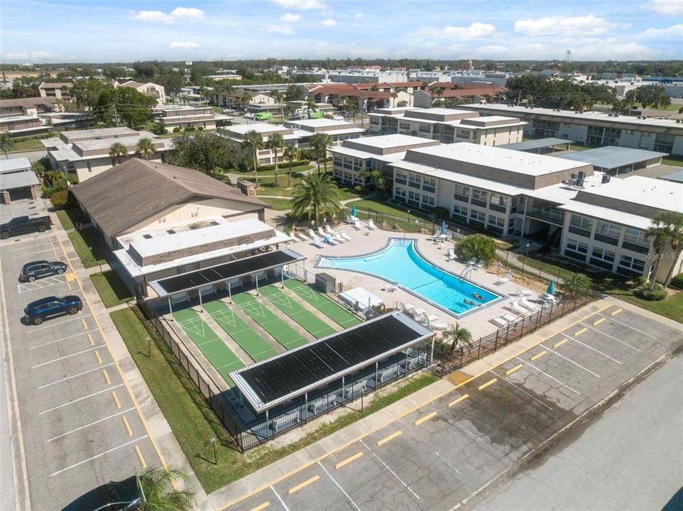 待售: $124,000 (1 贝兹, 1 浴室, 728 平方英尺)