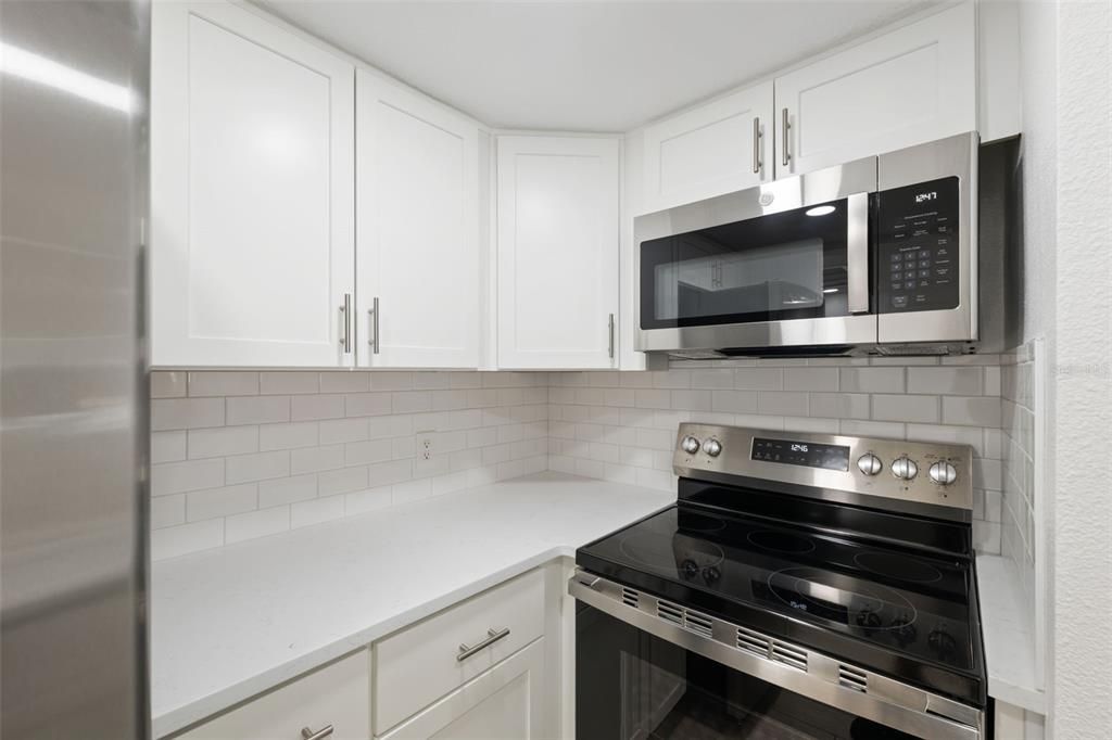 待售: $124,000 (1 贝兹, 1 浴室, 728 平方英尺)