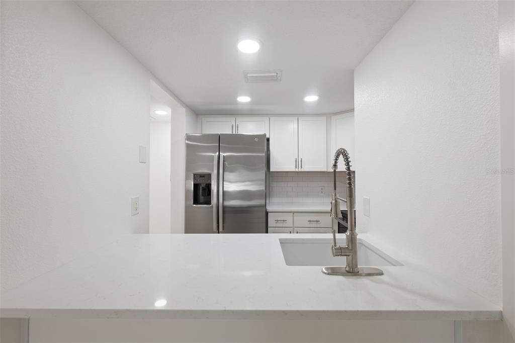 待售: $124,000 (1 贝兹, 1 浴室, 728 平方英尺)