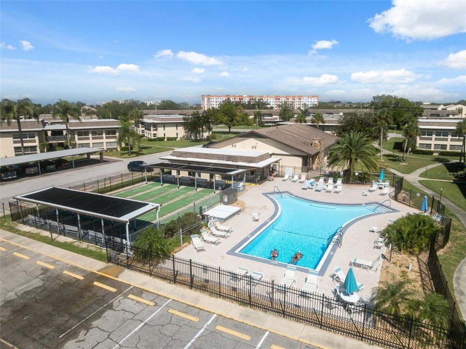 待售: $124,000 (1 贝兹, 1 浴室, 728 平方英尺)