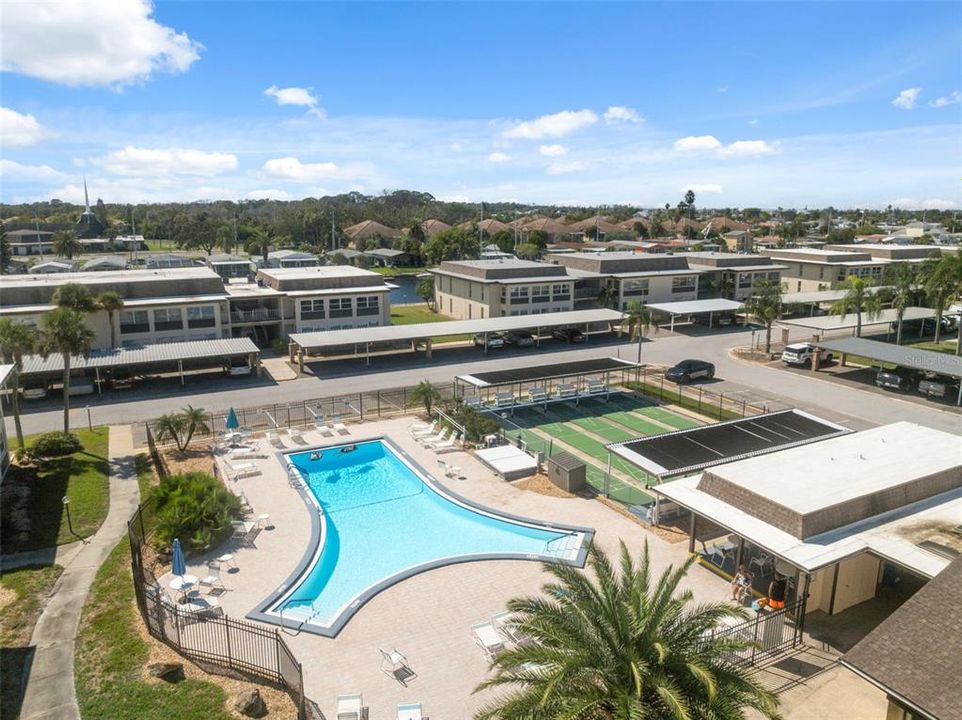 待售: $124,000 (1 贝兹, 1 浴室, 728 平方英尺)