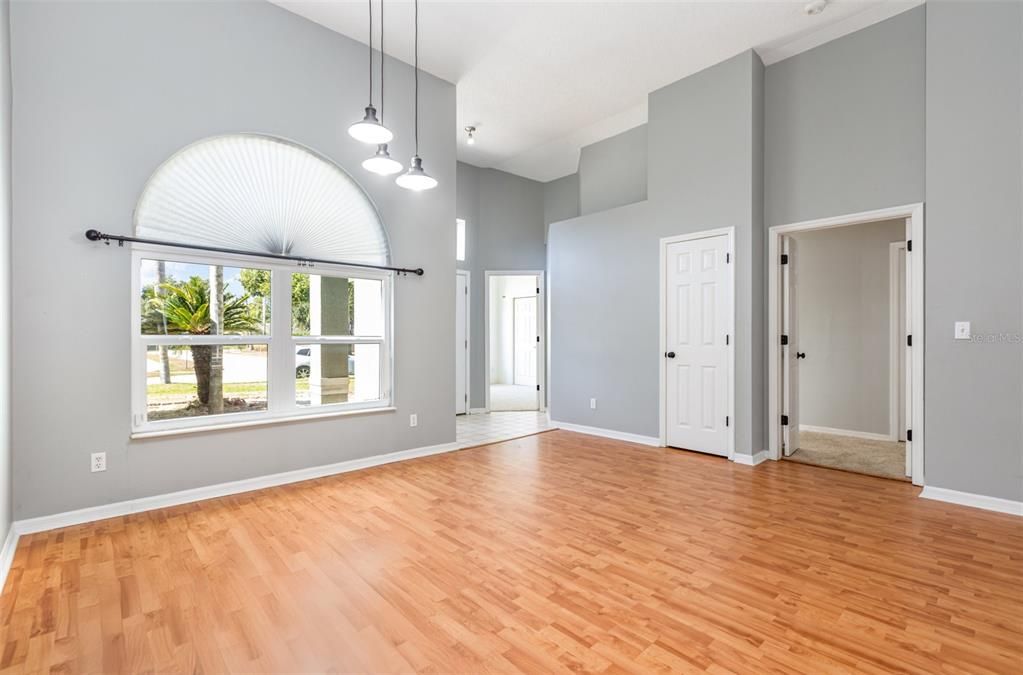 Active With Contract: $450,000 (4 beds, 2 baths, 2046 Square Feet)