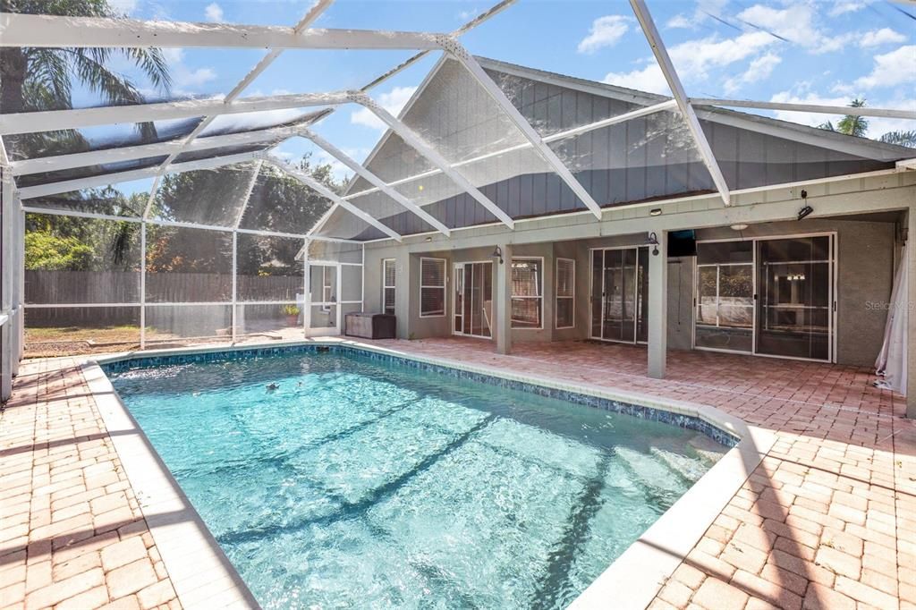 Active With Contract: $450,000 (4 beds, 2 baths, 2046 Square Feet)