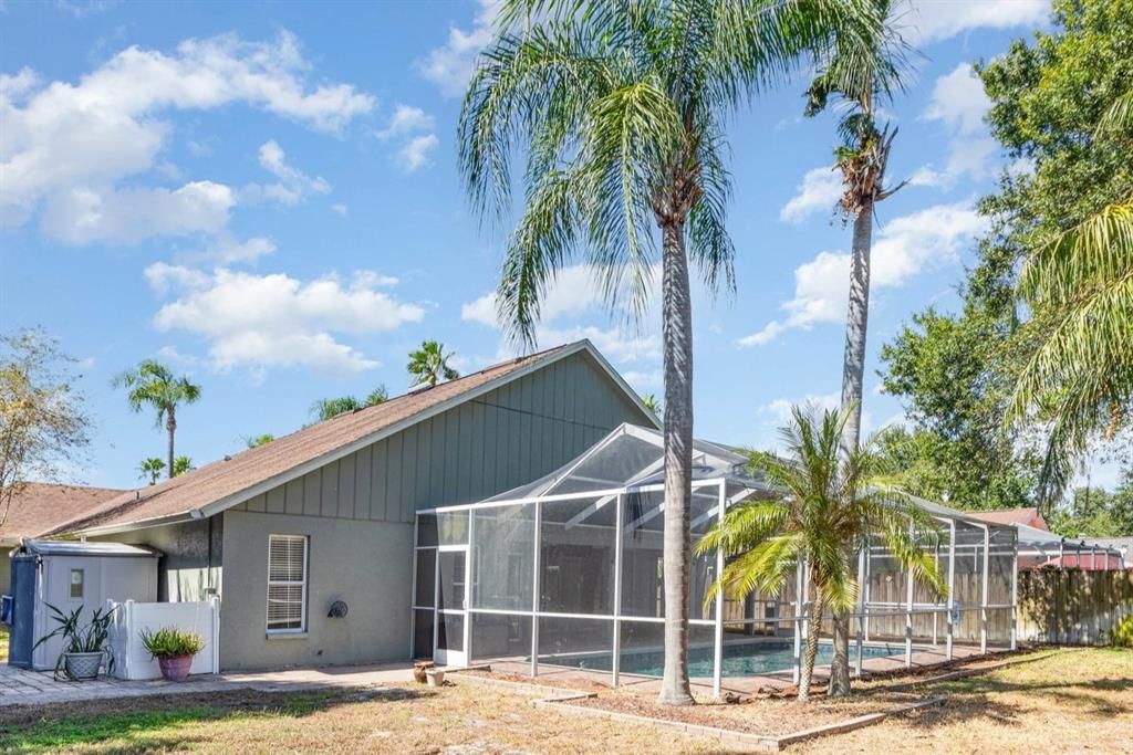 Active With Contract: $450,000 (4 beds, 2 baths, 2046 Square Feet)