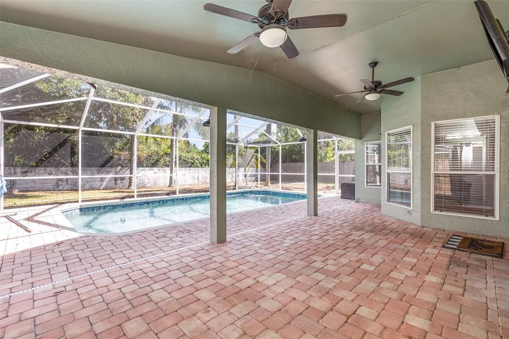 Active With Contract: $450,000 (4 beds, 2 baths, 2046 Square Feet)