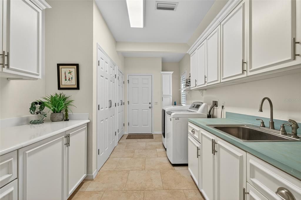 Active With Contract: $1,499,000 (3 beds, 3 baths, 3048 Square Feet)