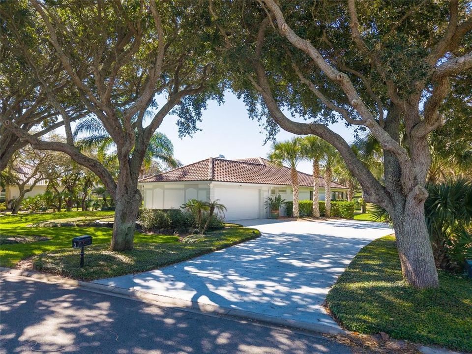 Active With Contract: $1,499,000 (3 beds, 3 baths, 3048 Square Feet)