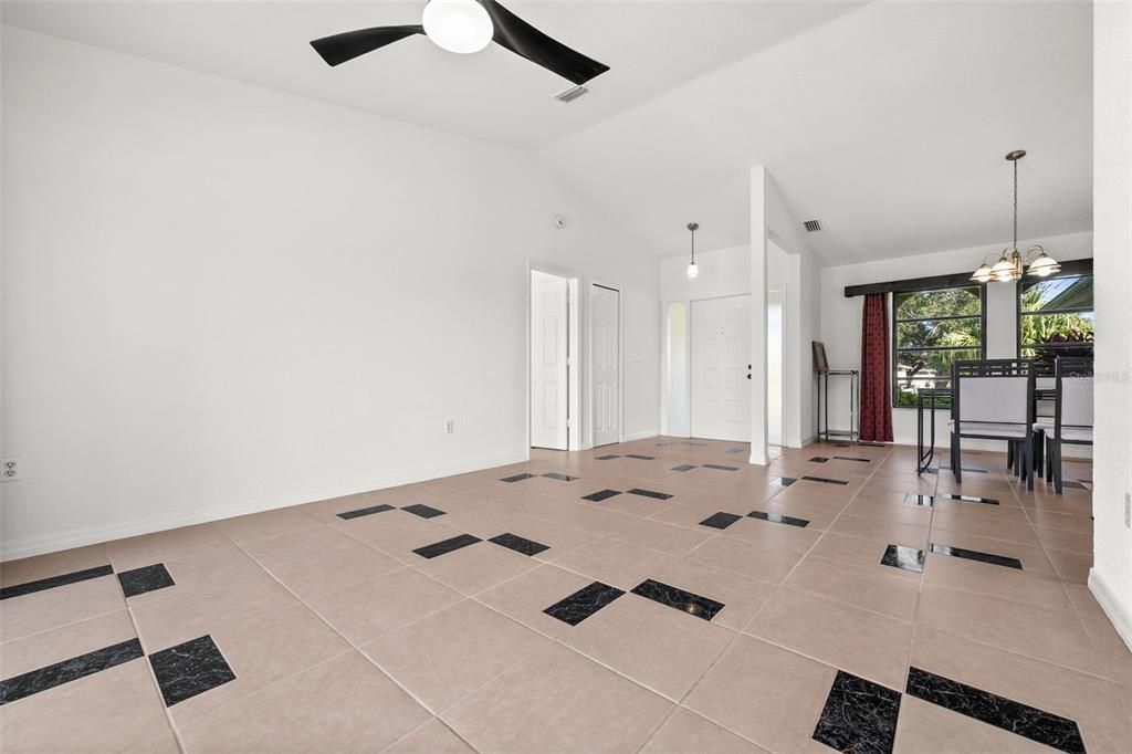 For Sale: $320,000 (3 beds, 2 baths, 1871 Square Feet)