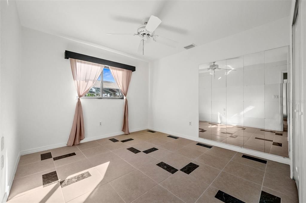 For Sale: $320,000 (3 beds, 2 baths, 1871 Square Feet)