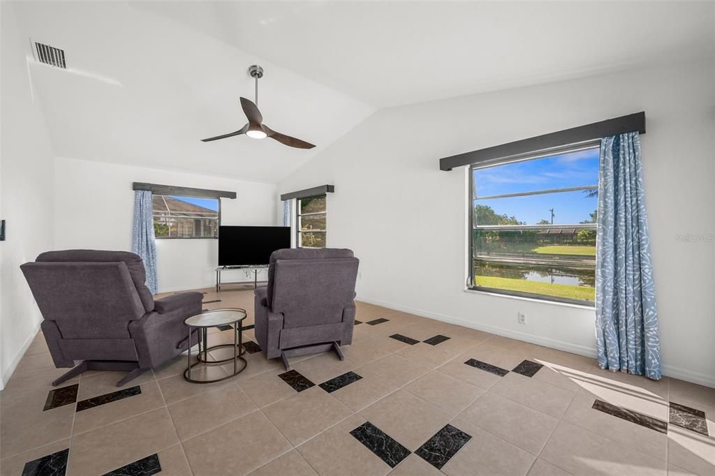 For Sale: $320,000 (3 beds, 2 baths, 1871 Square Feet)