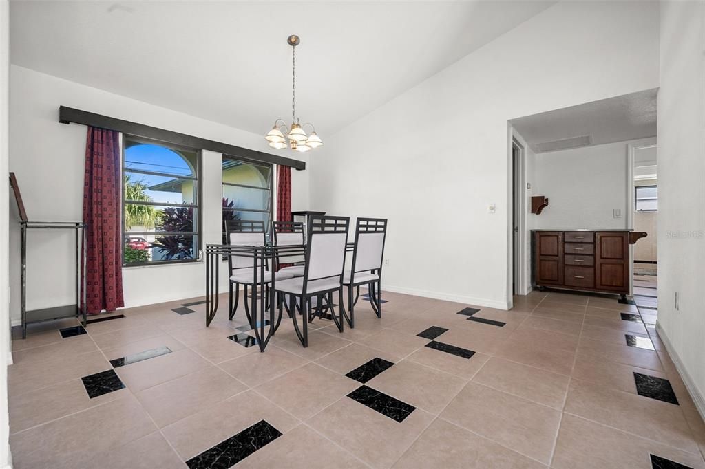 For Sale: $320,000 (3 beds, 2 baths, 1871 Square Feet)