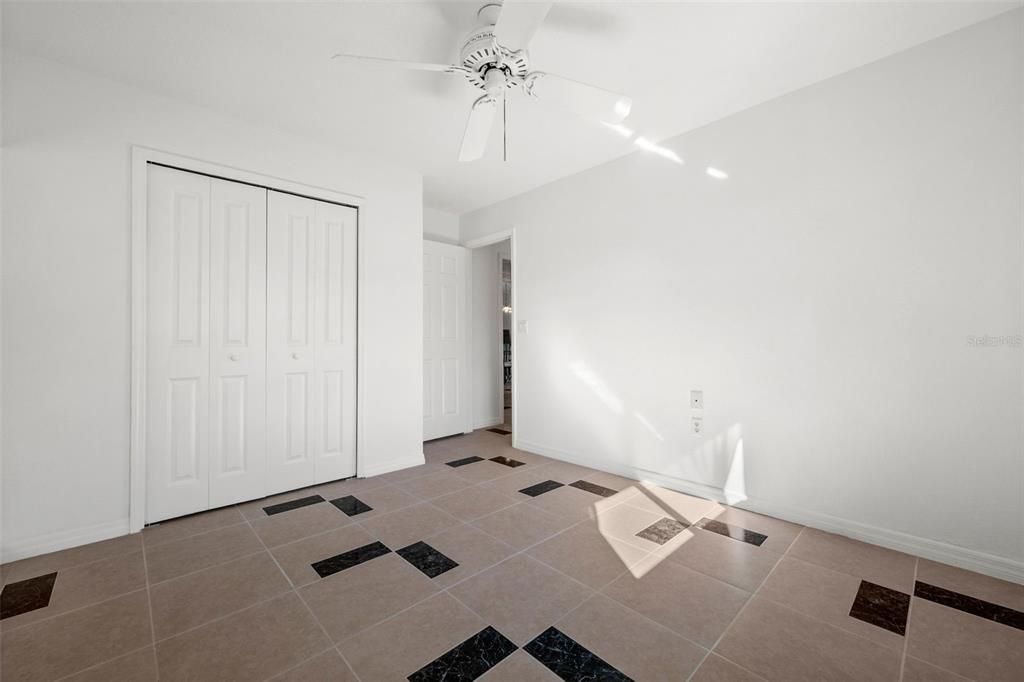 For Sale: $320,000 (3 beds, 2 baths, 1871 Square Feet)