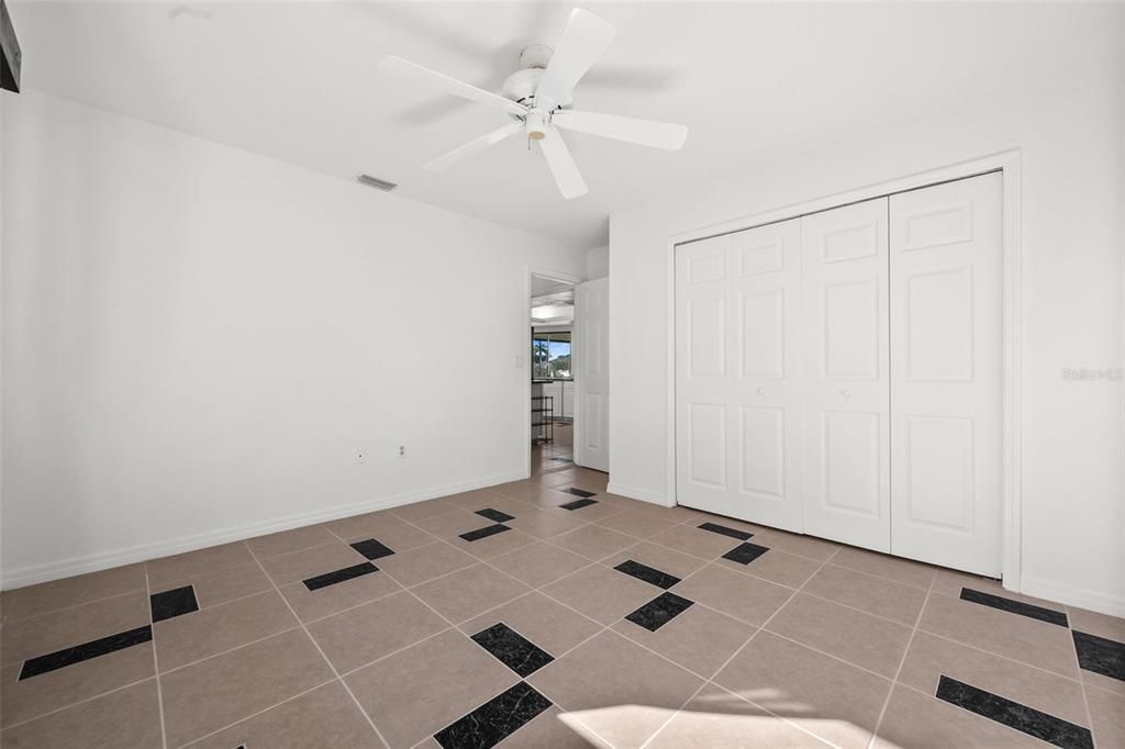 For Sale: $320,000 (3 beds, 2 baths, 1871 Square Feet)