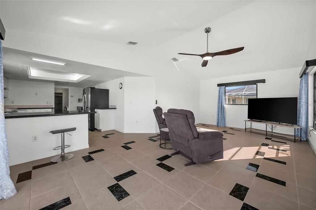 For Sale: $320,000 (3 beds, 2 baths, 1871 Square Feet)