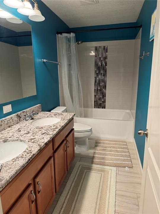 合同活跃: $929,900 (5 贝兹, 3 浴室, 3598 平方英尺)