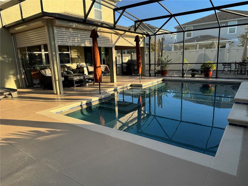 合同活跃: $929,900 (5 贝兹, 3 浴室, 3598 平方英尺)