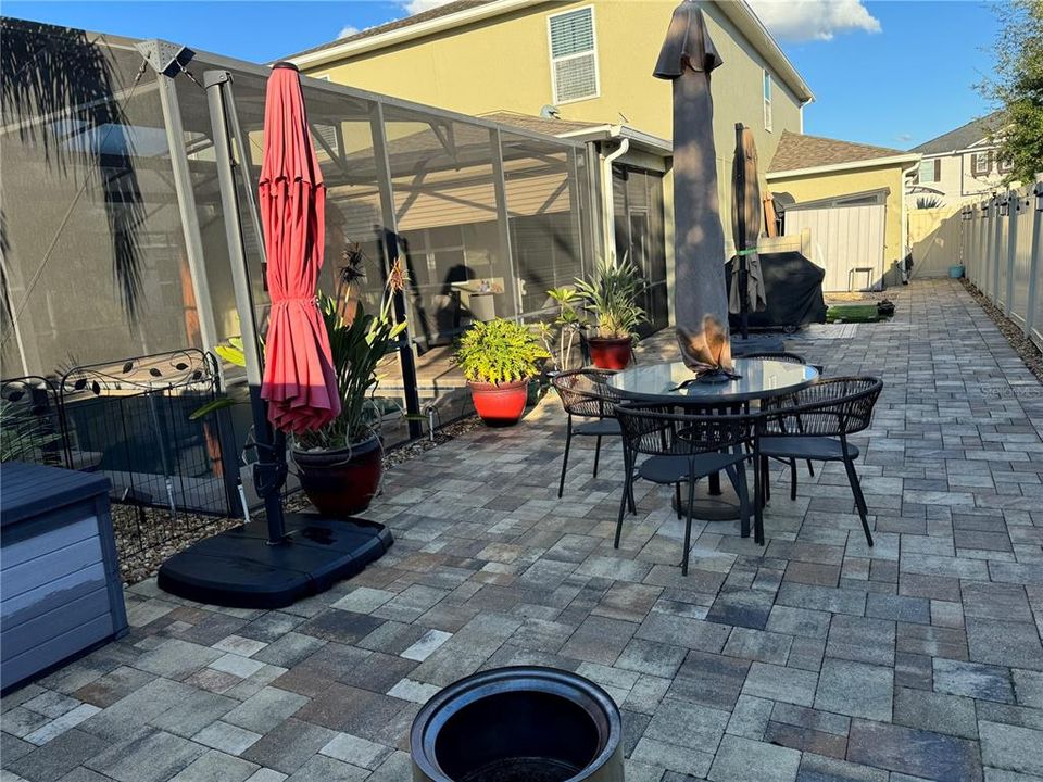 合同活跃: $929,900 (5 贝兹, 3 浴室, 3598 平方英尺)