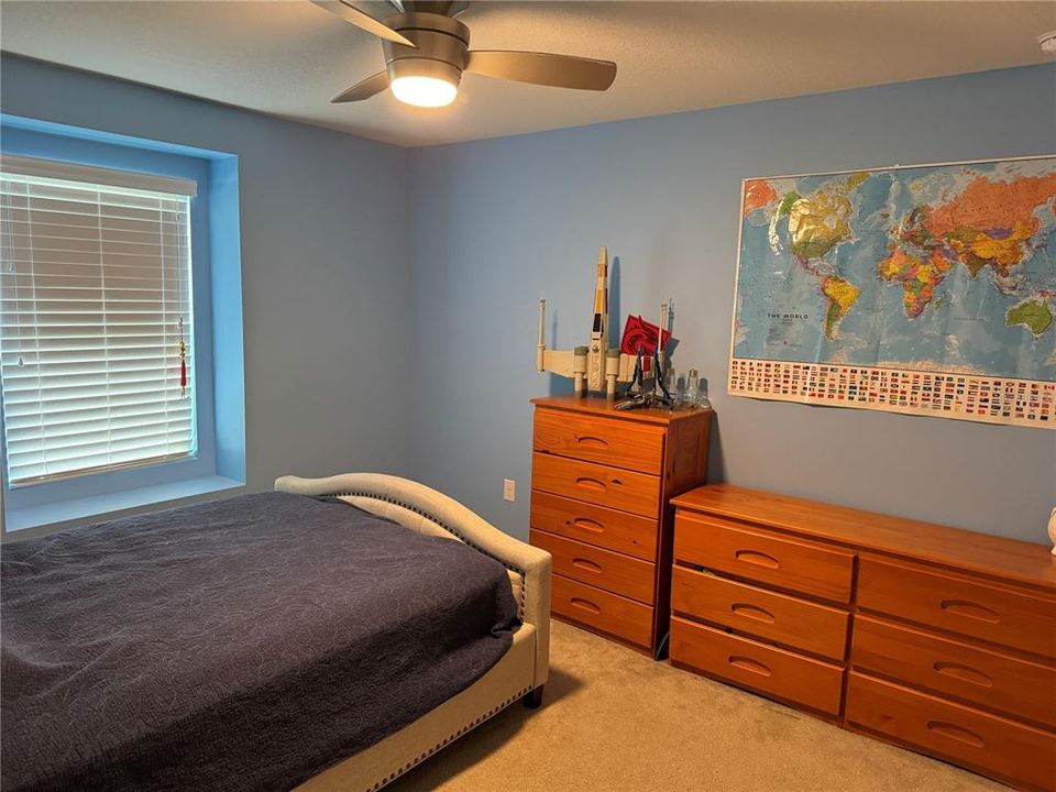 合同活跃: $929,900 (5 贝兹, 3 浴室, 3598 平方英尺)