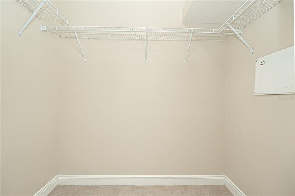 For Rent: $2,350 (4 beds, 2 baths, 1688 Square Feet)