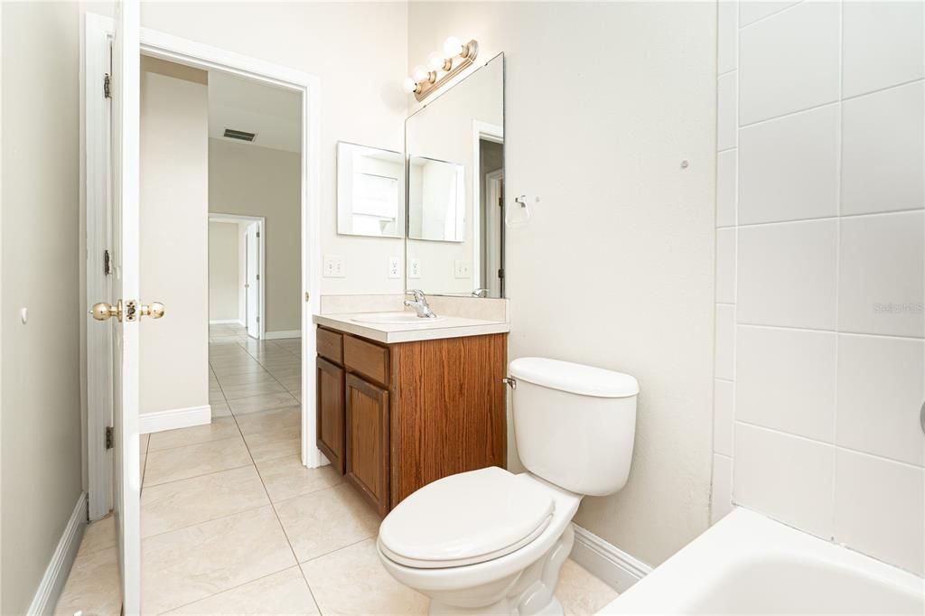 For Rent: $2,350 (4 beds, 2 baths, 1688 Square Feet)