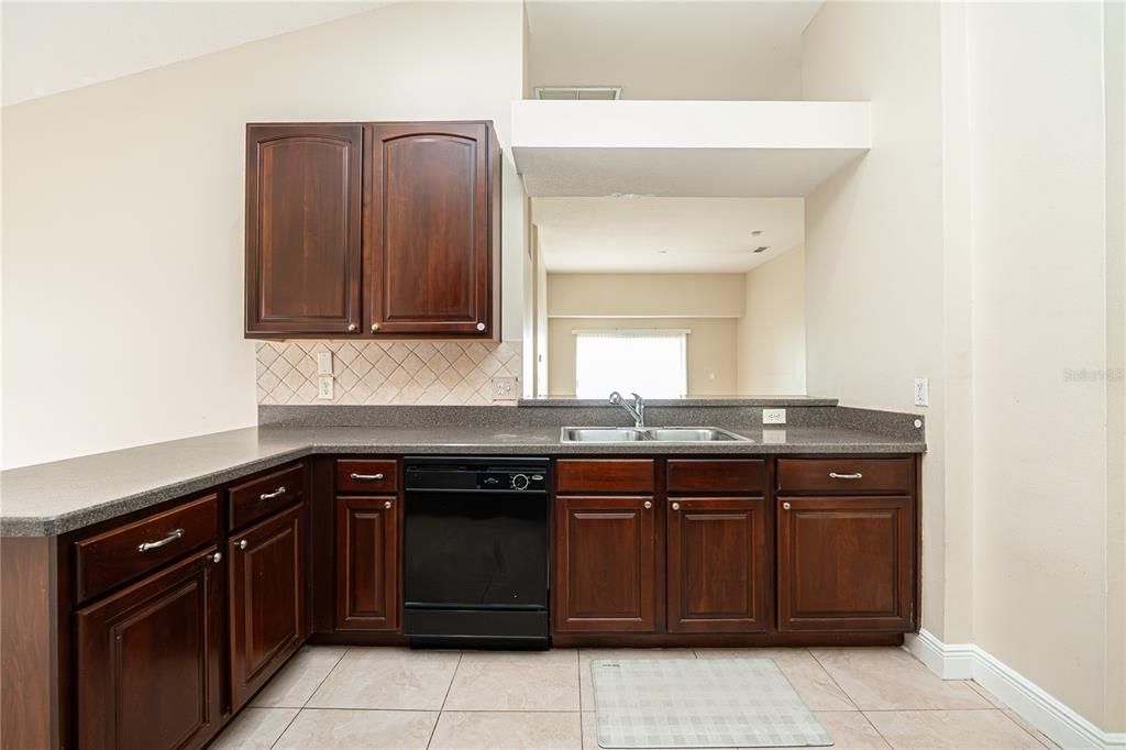 For Rent: $2,350 (4 beds, 2 baths, 1688 Square Feet)